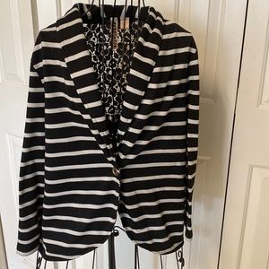 Eyeshadow Black And White Jacket Size Large. All items $8 or less ARE BOGO free.